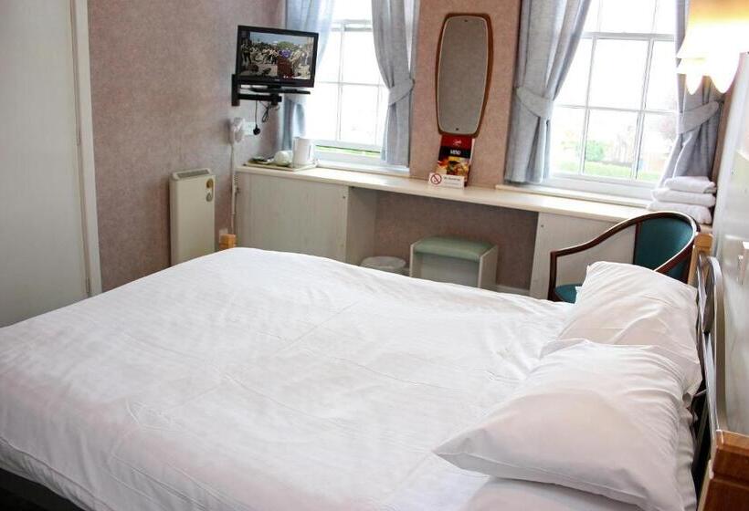 スタンダードルーム, The Raven