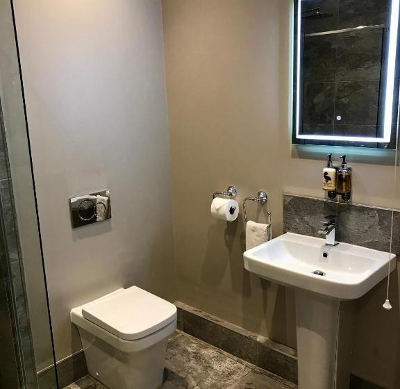 デラックスルーム, The Raven