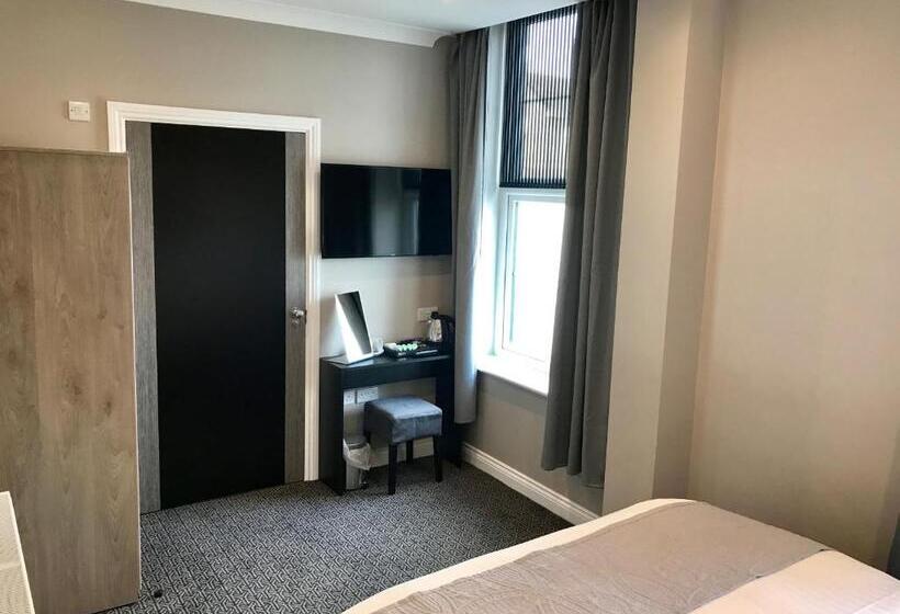 デラックスルーム, The Raven