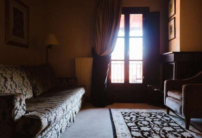 סוויטת ג'וניור, Trikolonion Country Stemnitsa