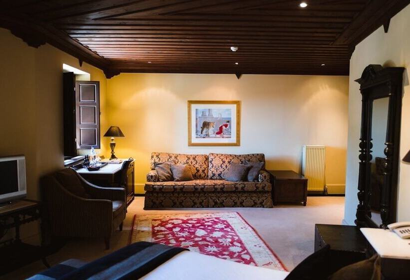 סוויטת ג'וניור, Trikolonion Country Stemnitsa