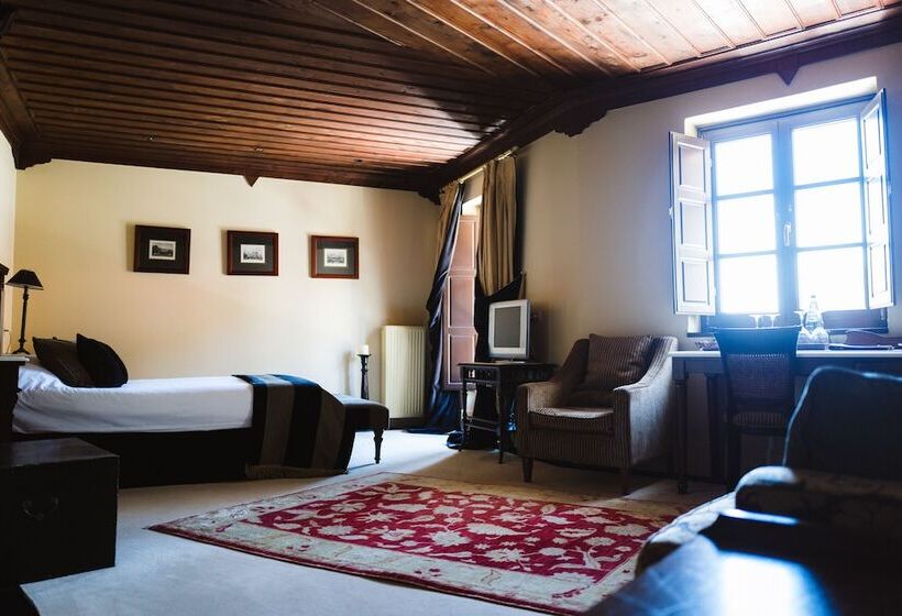 סוויטת ג'וניור, Trikolonion Country Stemnitsa