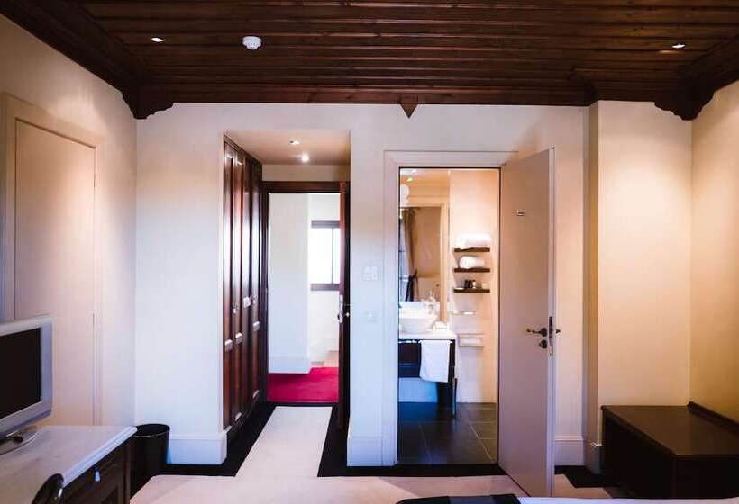 חדר משפחתי, Trikolonion Country Stemnitsa