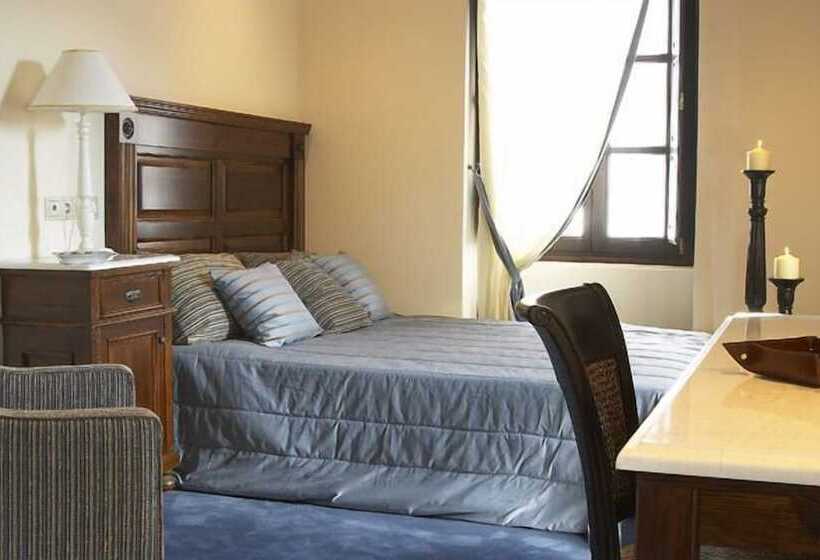 חדר משפחתי, Trikolonion Country Stemnitsa