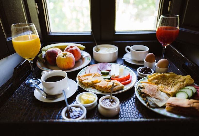 סוויטה נוף להרים, Trikolonion Country Stemnitsa