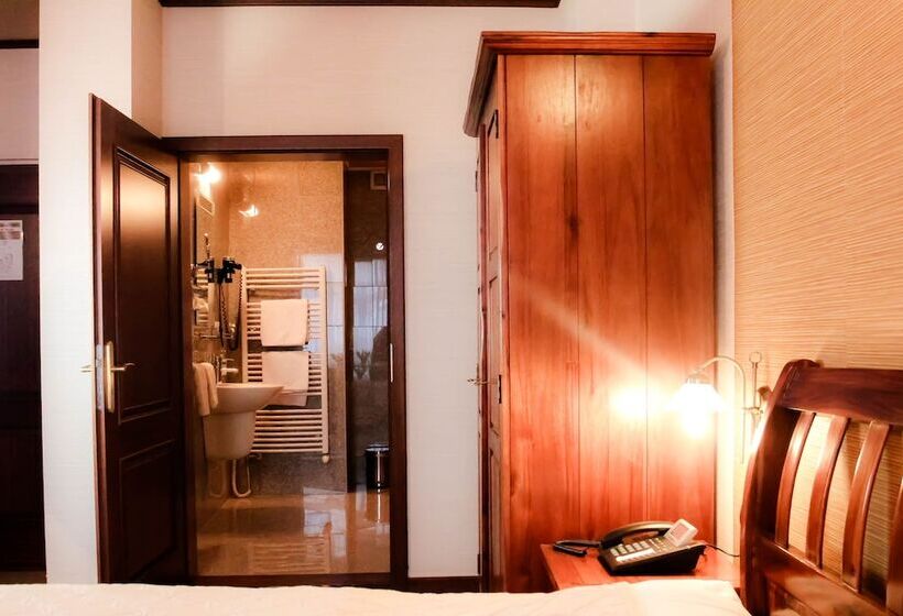 StandaardKamer, Zlaty Lev Zatec