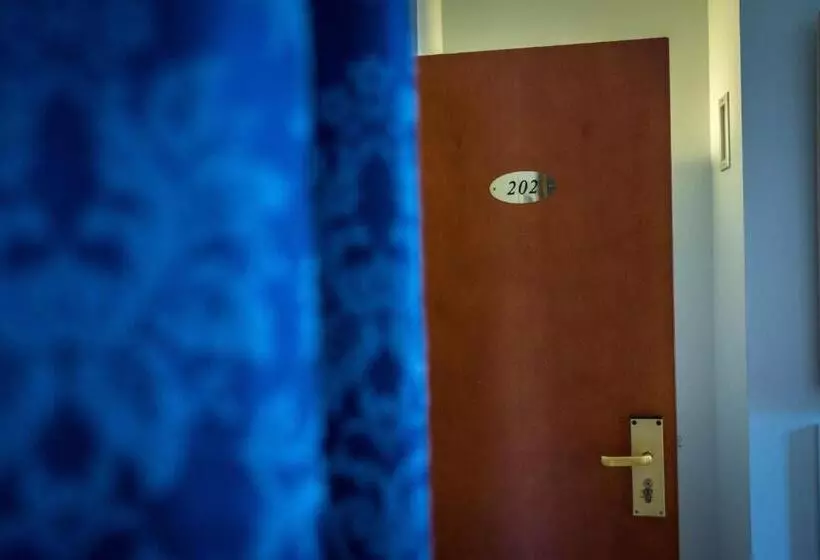 プールビュースイート, Maritsas Hotel & Suites