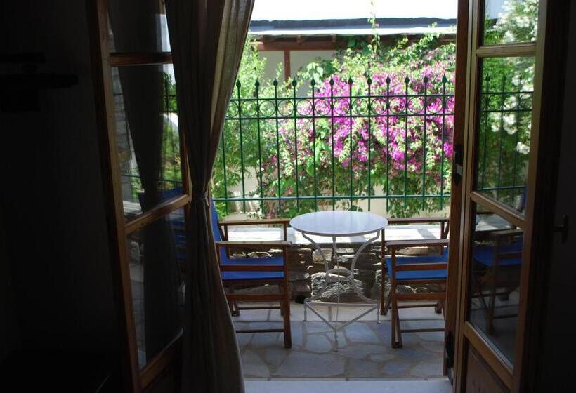 Номер Стандарт, Siroco S Rooms And Studios