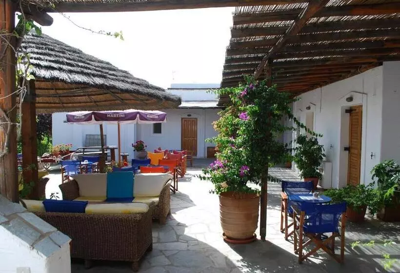 اتاق استاندارد سه نفره, Siroco S Rooms And Studios