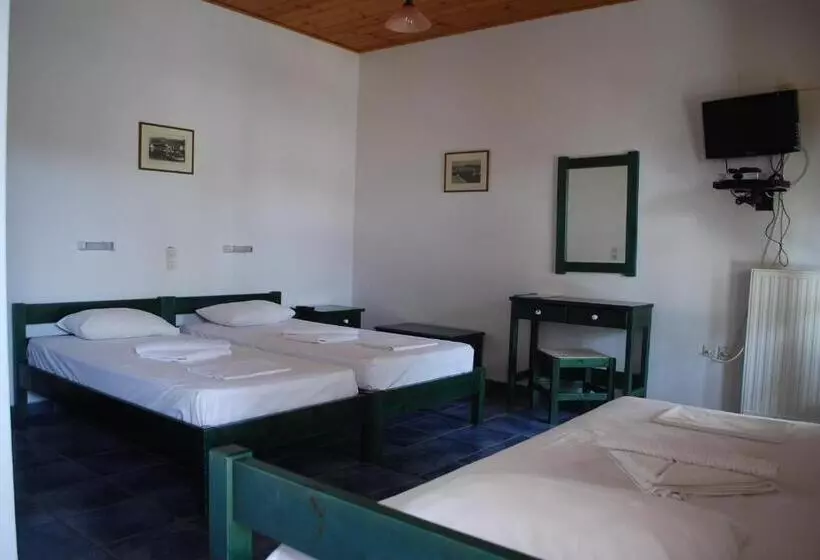 اتاق استاندارد سه نفره, Siroco S Rooms And Studios