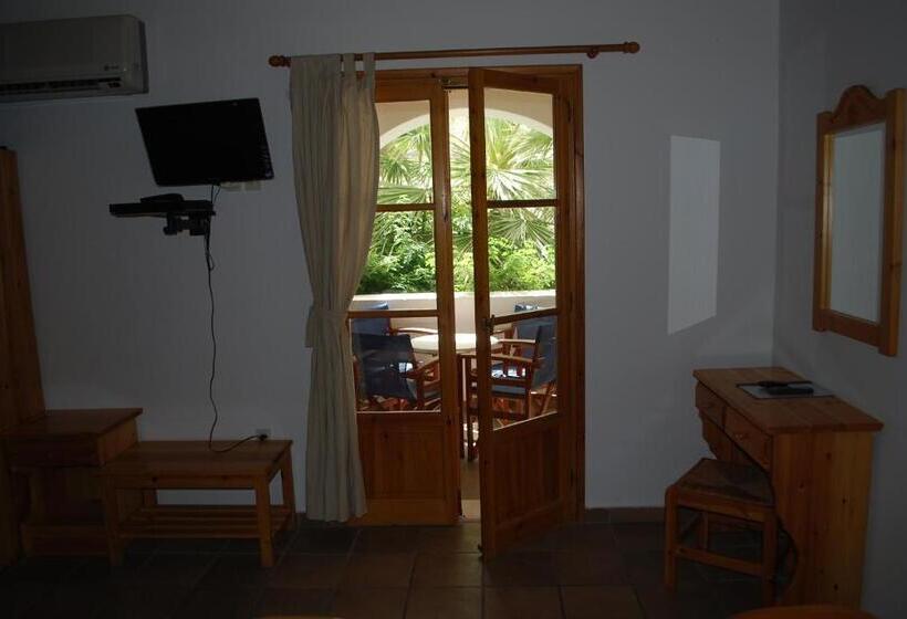 Студия Стандарт, Siroco S Rooms And Studios