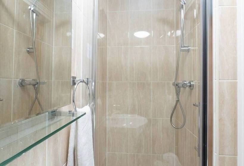 غرفة قياسية, The Dakota