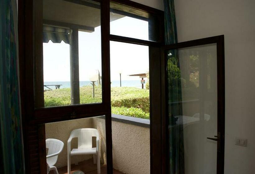 דירת חדר בקומת קרקע, Baia Toscana