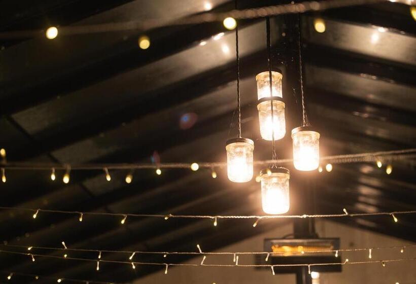 غرفة قياسية, Fox And Hounds Llancarfan