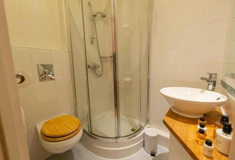 غرفة قياسية, Fox And Hounds Llancarfan