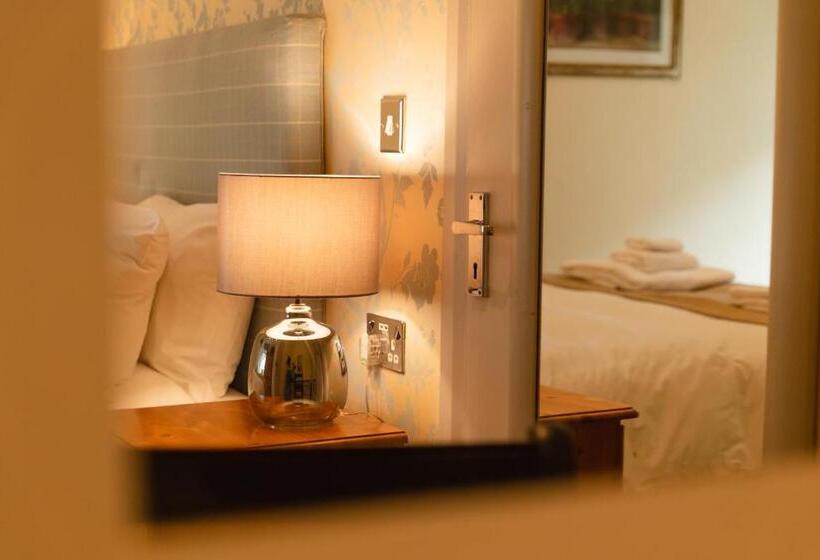 غرفة قياسية, Fox And Hounds Llancarfan