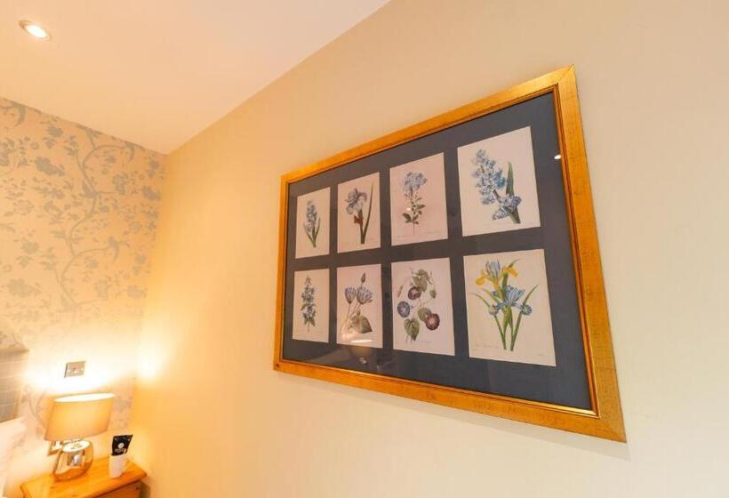 غرفة قياسية, Fox And Hounds Llancarfan