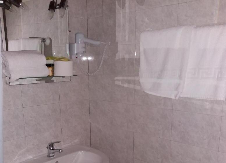 اتاق استاندارد سه نفره, ξενοδοχείο αφροδίτη  Hotel Aphrodite