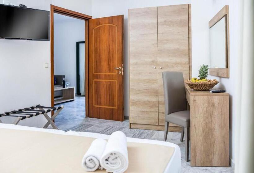 Семейный Номер, Elmi Beach Hotel & Suites