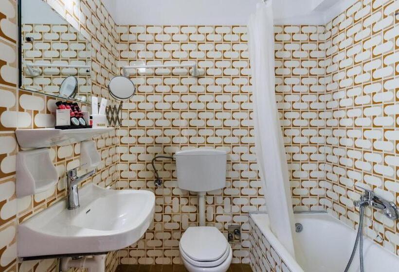 Quarto standard, Amalia