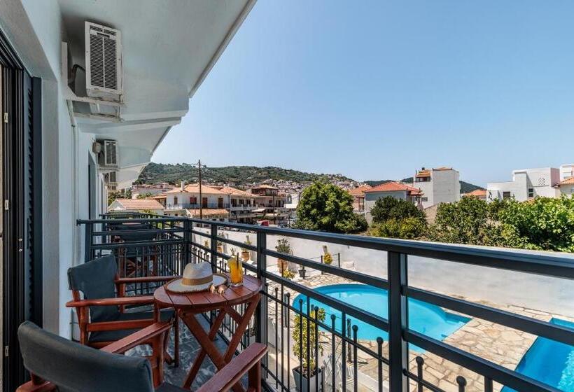 Quarto Triplo Standart, Amalia