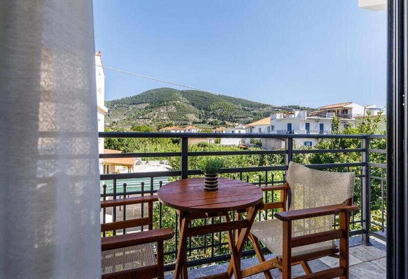 Quarto Triplo Standart, Amalia