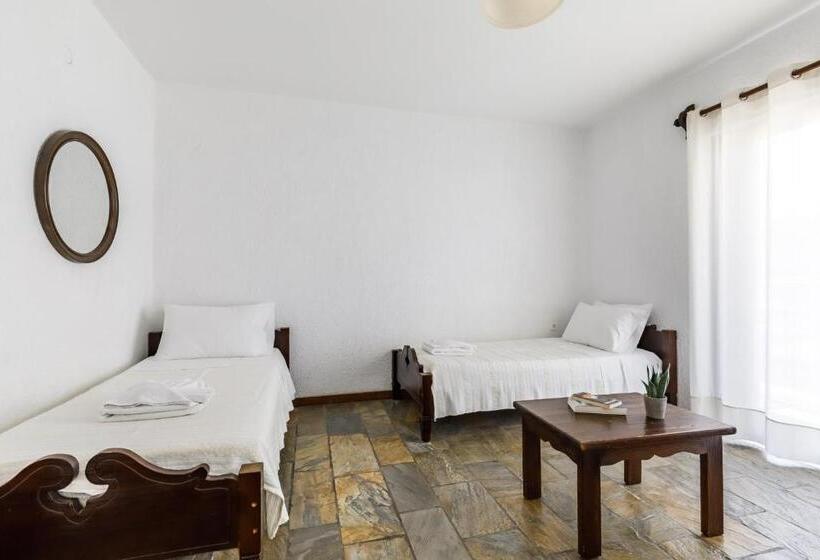 Family Suite, Amalia