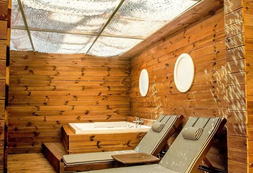 Suite with Hot Tub