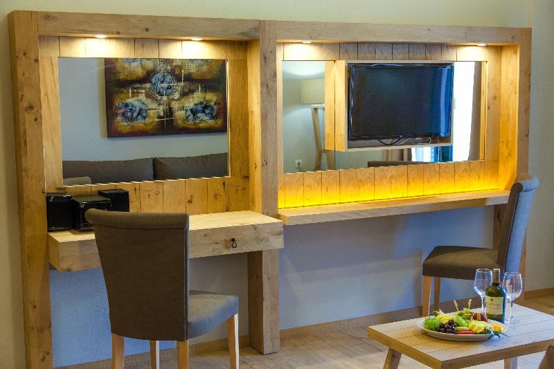 Люкс, Elmi Beach Hotel & Suites