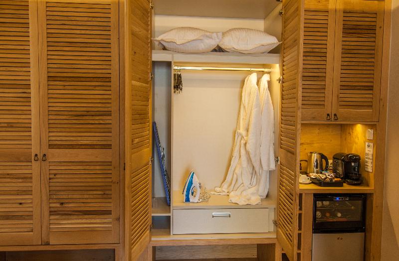 Люкс, Elmi Beach Hotel & Suites