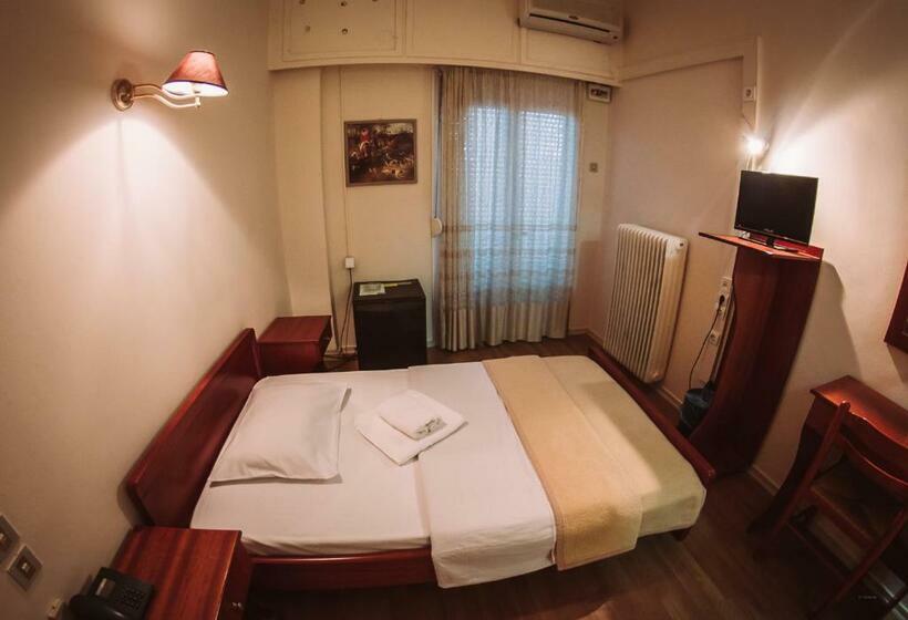 غرفة قياسية فردية, King Pyrros