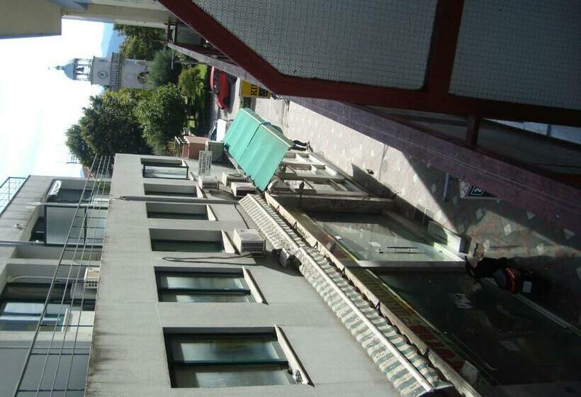 غرفة قياسية فردية, King Pyrros