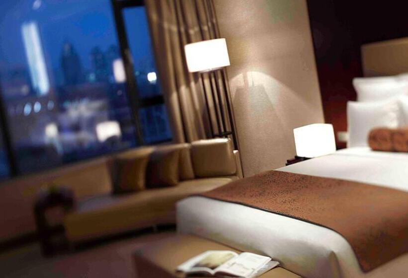 带大床的豪华间, Renaissance Tianjin Lakeview