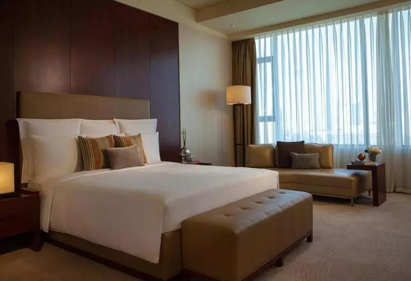 Juniorsviitti King-vuode, Renaissance Tianjin Lakeview