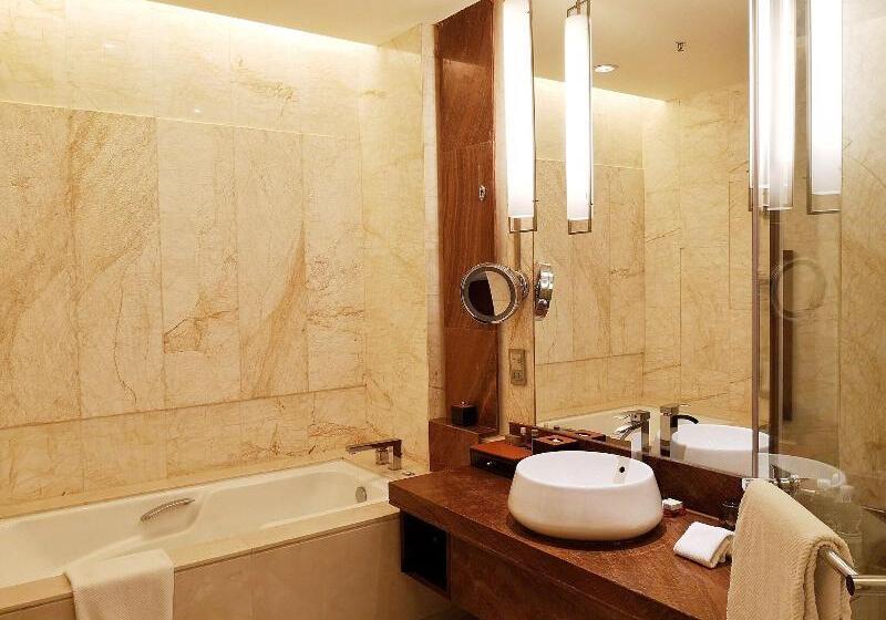 Номер Deluxe Кровать Кинг, Renaissance Tianjin Lakeview