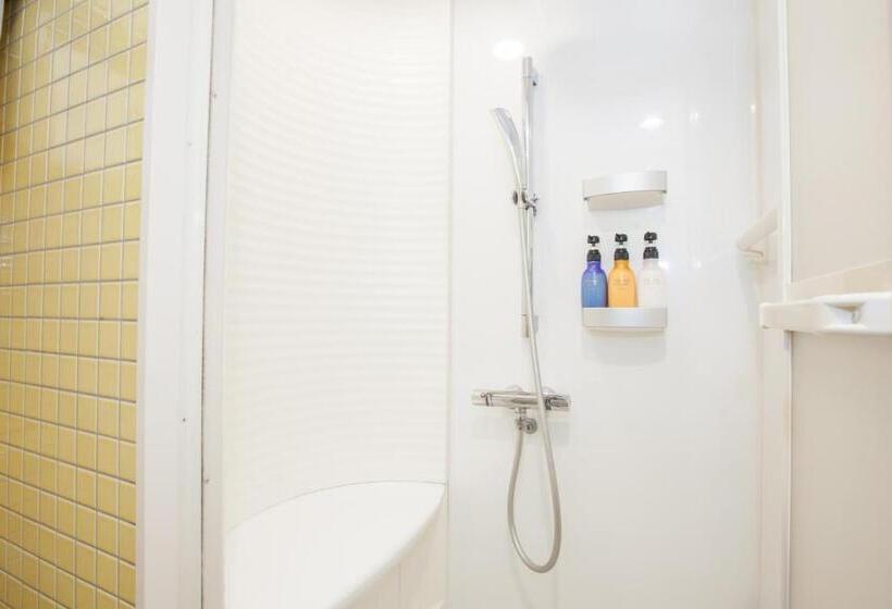 3-Bett-Standardzimmer, The B Kobe