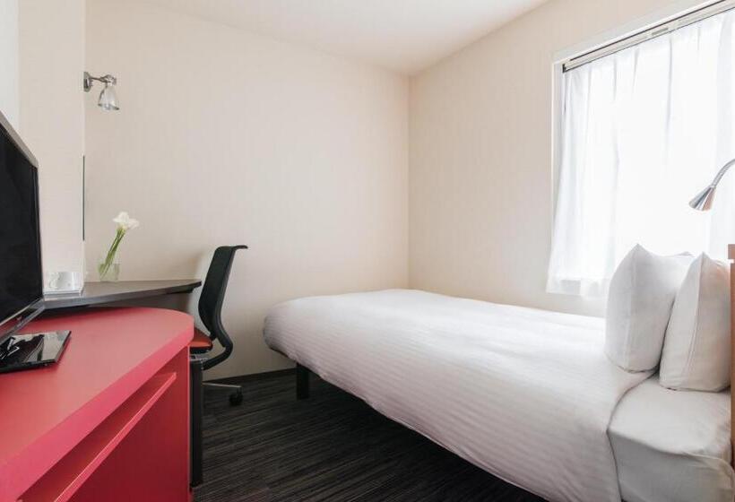 标准单人间, The B Kobe