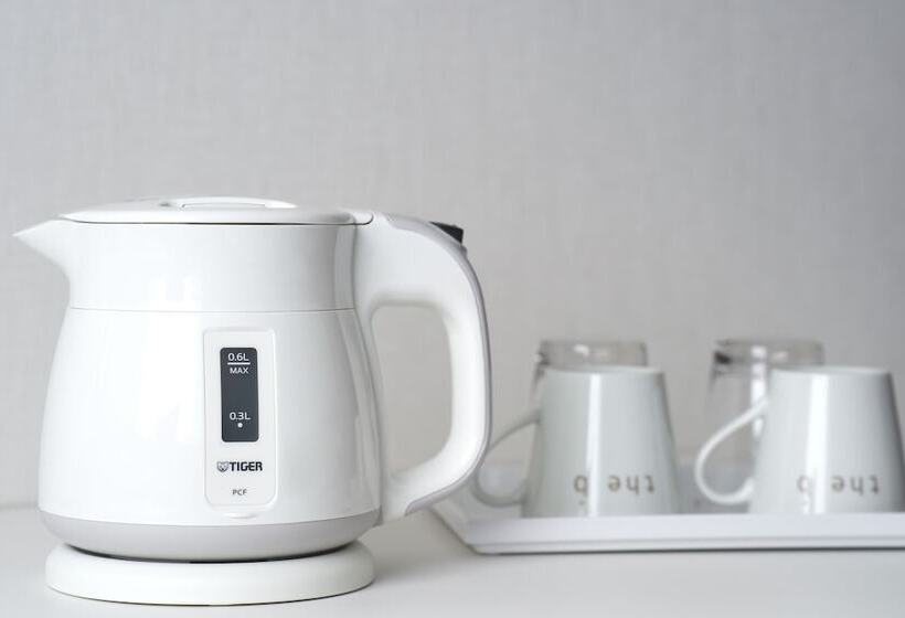 标准单人间, The B Kobe