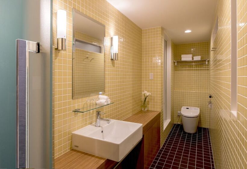 标准三人间, The B Kobe