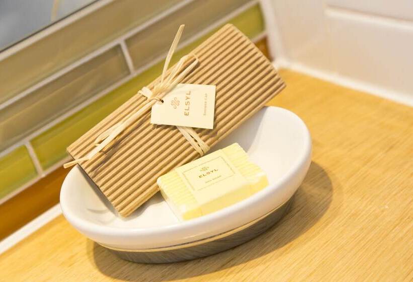 클래식 룸, The Red Lion