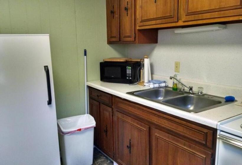 スーペリアールーム, Roseloe Motel