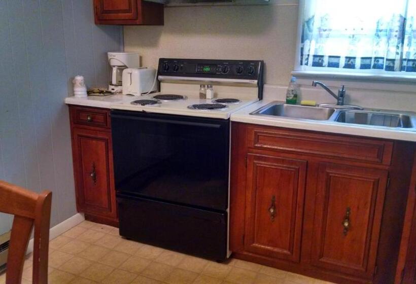 スーペリアールーム, Roseloe Motel