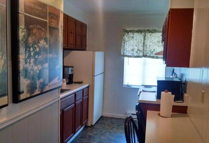 スーペリアールーム, Roseloe Motel