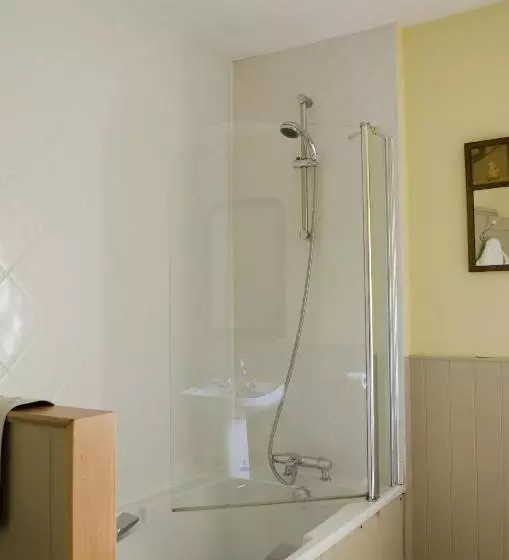 Camera Standard Bagno Esterno, Heron House