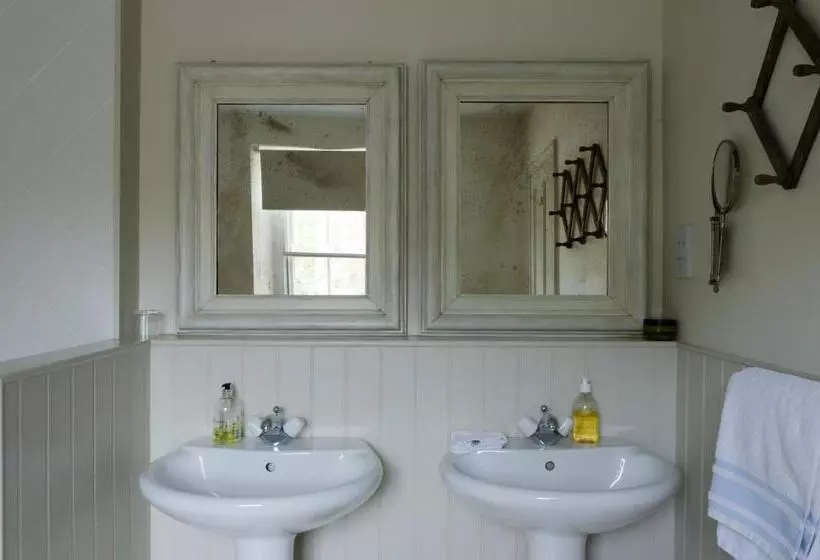 Camera Standard, Heron House