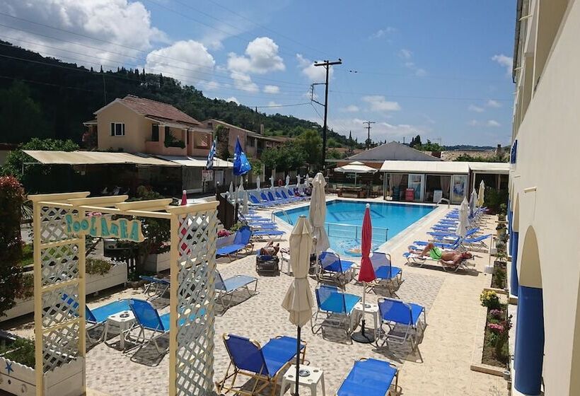 침실 1개 풀장 전망 아파트, Christakis