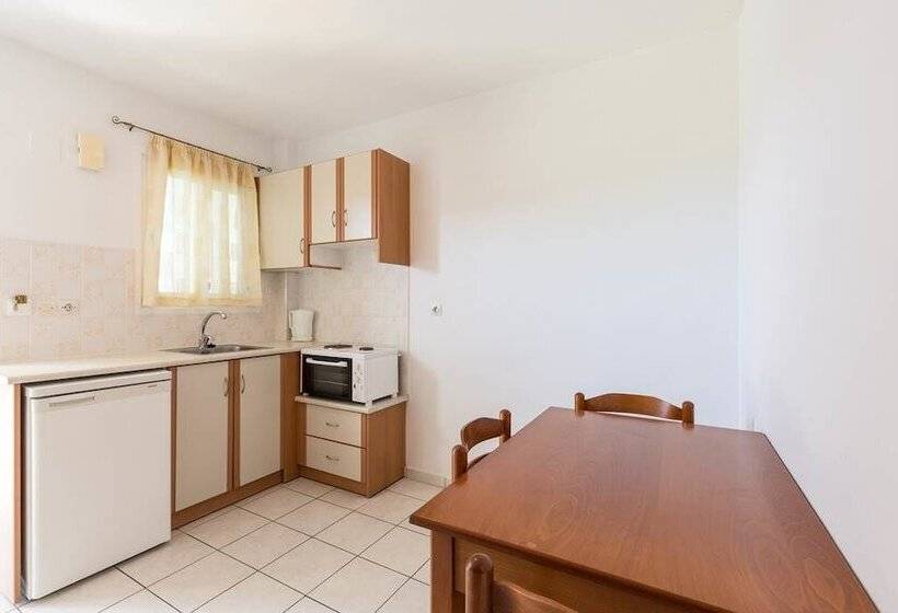 침실 1개 풀장 전망 아파트, Christakis