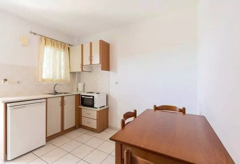 Appartement 1 Chambre Vue Piscine, Christakis