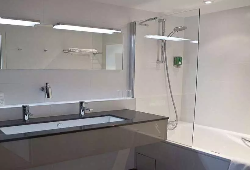 سوییت جونیور, Best Western Aquakub