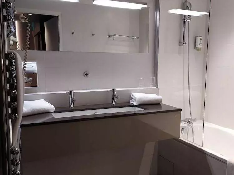 سوییت جونیور, Best Western Aquakub